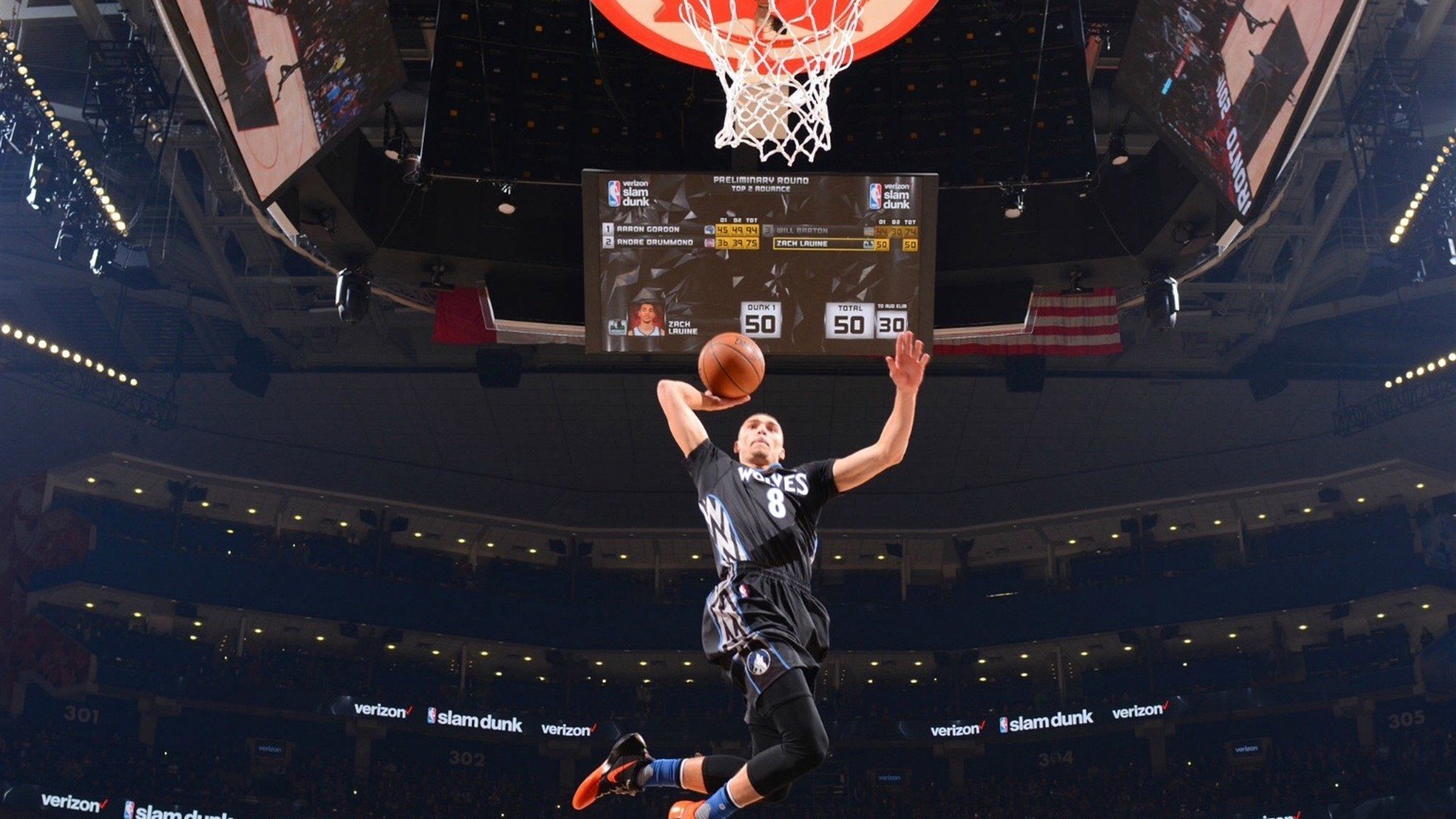 菲尼克斯烈焰焚毁密尔沃基坚城,NBA杯小组赛唯一焦点战的矛与盾终极解构